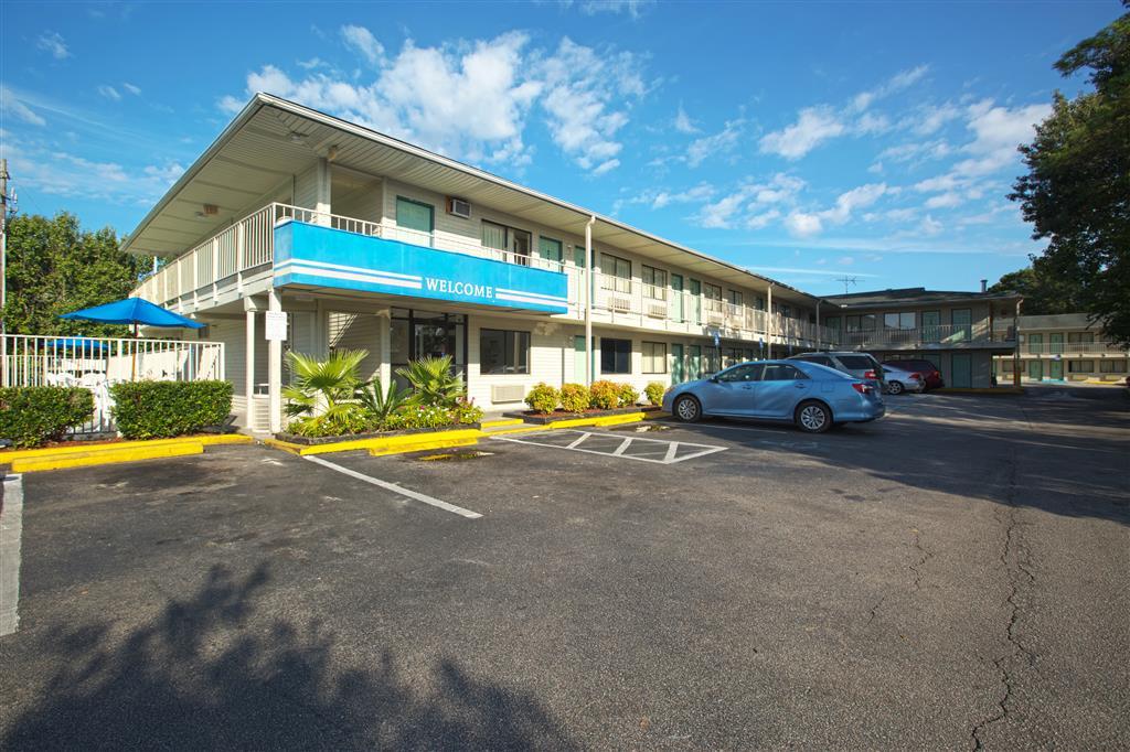 West Ashley Inn Чарльстон Экстерьер фото