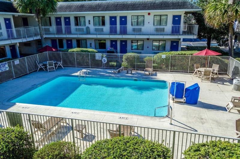 West Ashley Inn Чарльстон Экстерьер фото